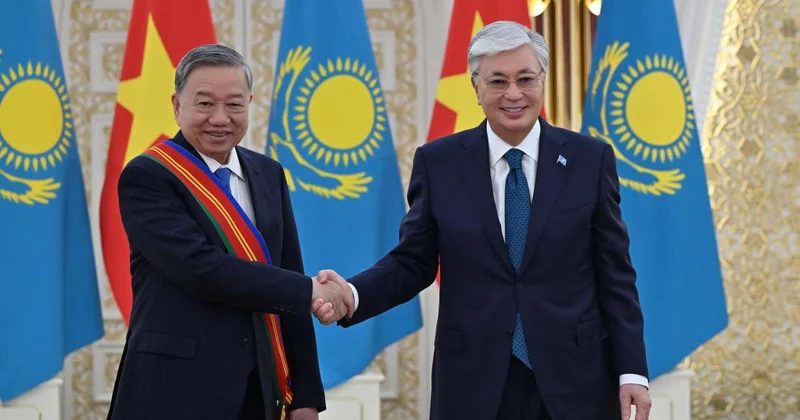 Токаев поздравил То Лама с переизбранием на должность Генерального секретаря ЦК Компартии Вьетнама