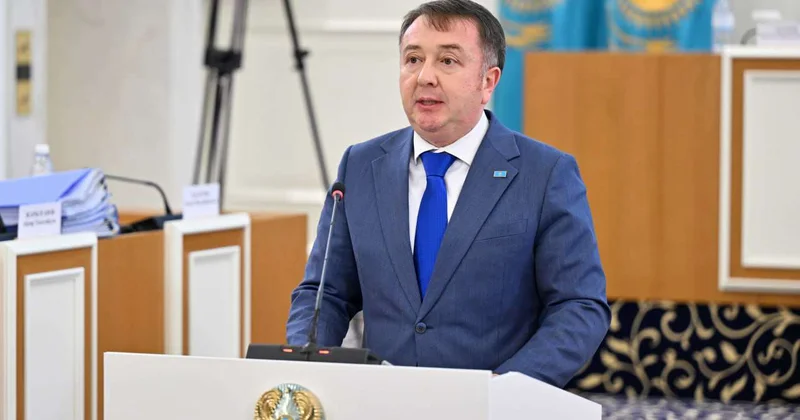 Ерлан Сарсембаев предложил конституционно закрепить специальные правовые режимы для территорий