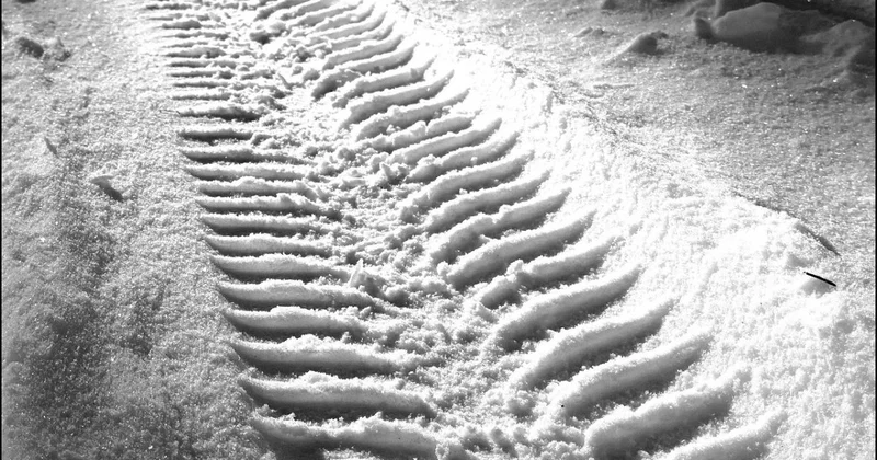 Сильные морозы остановили движение на трассах Казахстана