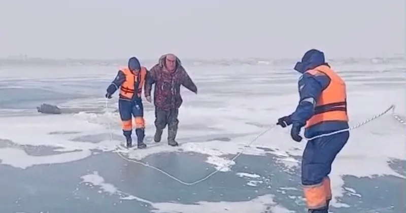 Мужчина провалился под лед на Капчагайском водохранилище (видео)