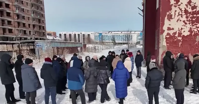 Дольщики требуют завершить строительство проблемного ЖК в Усть Каменогорске, не соглашаясь на возврат денег