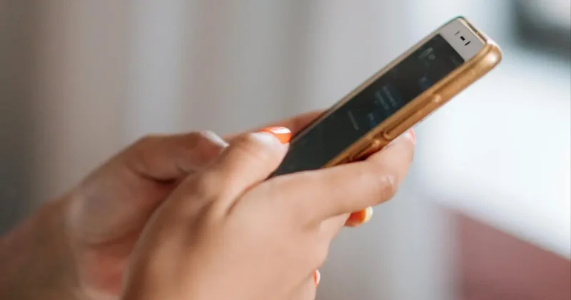 Казахстанцы жалуются на массовые блокировки телефонов, ввезённых из за рубежа