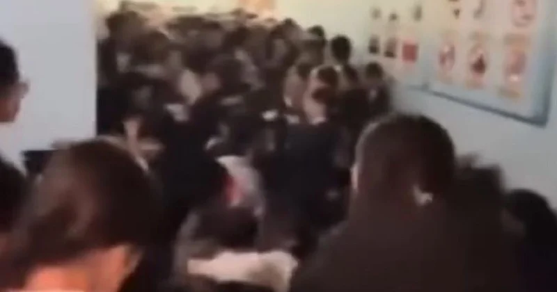 Давку в школе сняли на видео в Актау