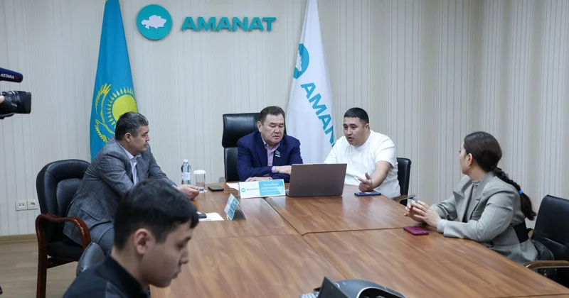Социальные вопросы и просьбы о помощи: в партии AMANAT прошел прием граждан