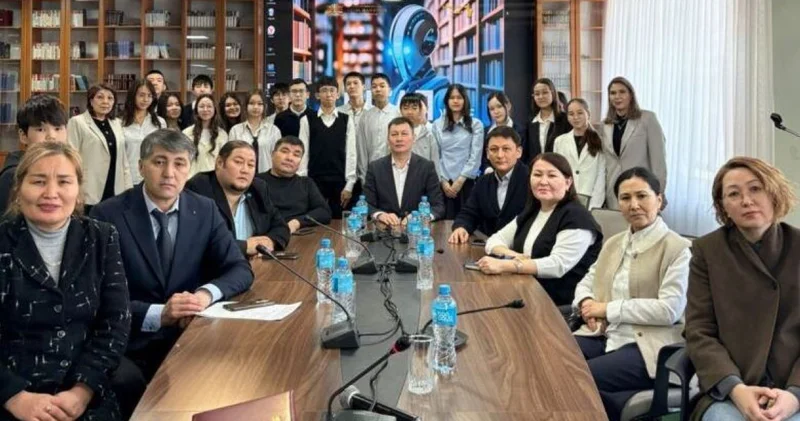 Кітап және жасанды интеллектінің берері мол