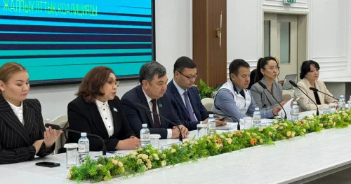 Ұлттық архив қызметкерлеріне жаңа Конституция жобасы түсіндірілді