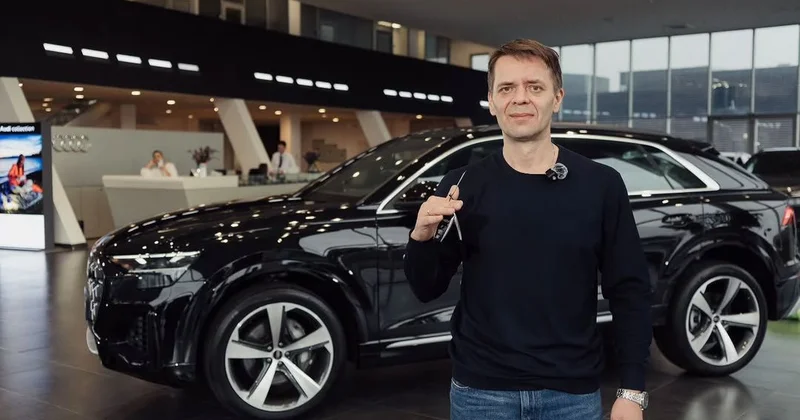 Предприниматель Арсен Томский подарил автомобиль отцу олимпийского чемпиона Михаила Шайдорова