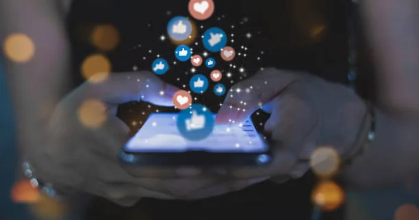 Əлеуметтік желілер жəне психика: Цифрлық депрессиядан қалай сақтану керек?