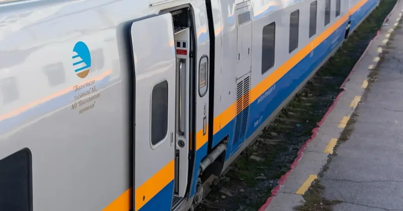 Рамазан 2026: изменился график работы вагонов ресторанов в поездах Казахстана