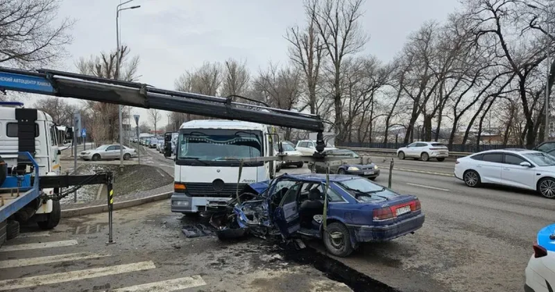 Алматыдағы тасжолда жеңіл көлік пен жүк көлігінің бетпе бет соқтығысуы салдарынан 2006 жылғы жігіт көз жұмды