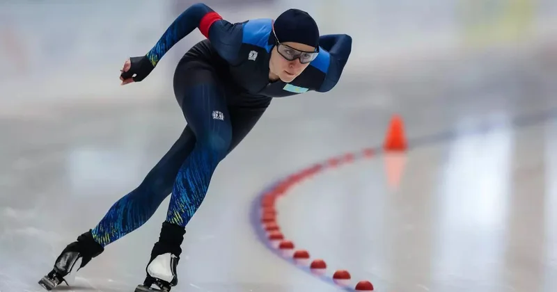 Казахстан завоевал 13 медалей на юниорском этапе Кубка мира по конькобежному спорту