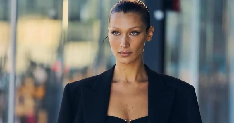 Дива : Белла Хадид вышла на публику в откровенном наряде