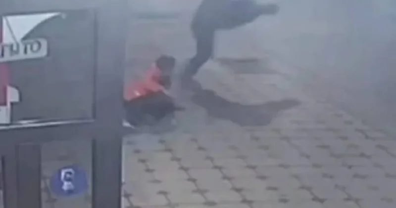 Алматыда белгісіз ер адам 12 жасар балаға пышақпен қоқан лоқы көрсетіп, гитарасын тартып алды