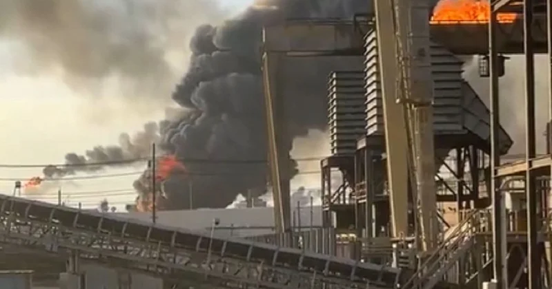Мощный взрыв прогремел на нефтеперерабатывающем заводе в США (видео)