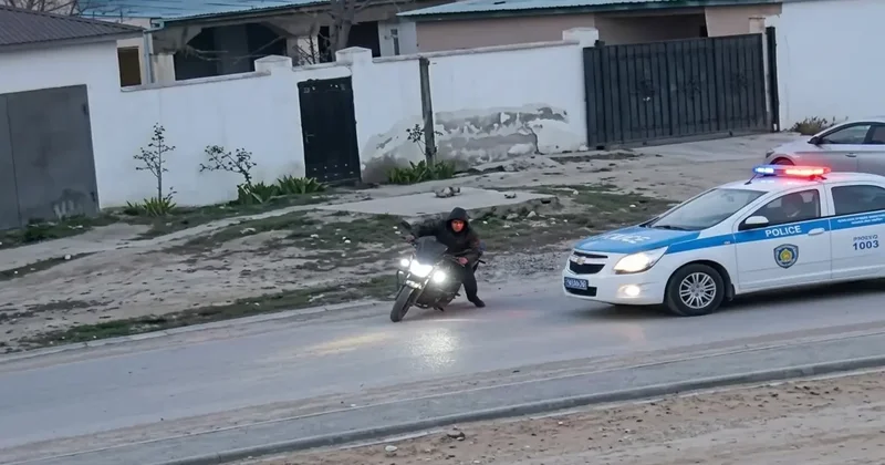 В Мангистау подросток на мопеде пытался уйти от полиции и чуть не попал под колеса