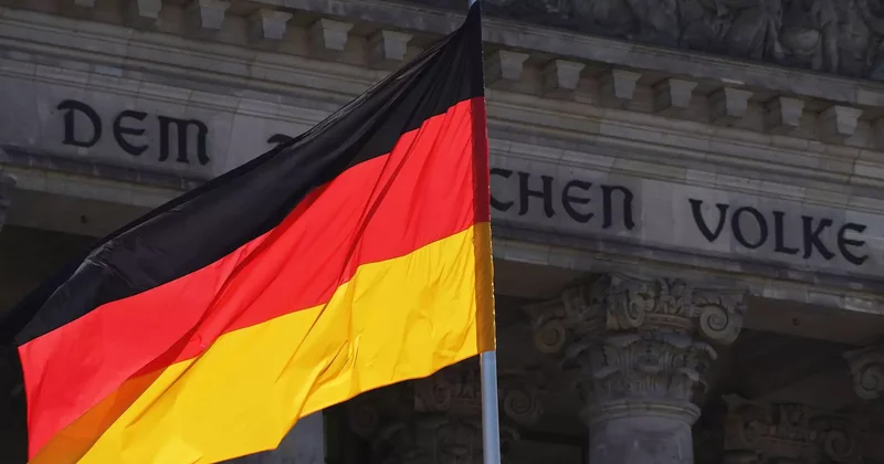 Германия Украинаны 15 мың тосқауылшы дронмен жабдықтайды