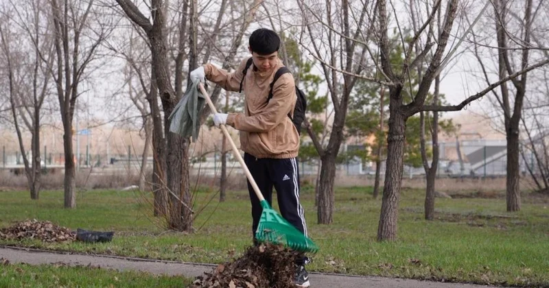 Елордада Таза Қазақстан экологиялық айлығы аясында аумақтарды тазалау акциясы өтеді