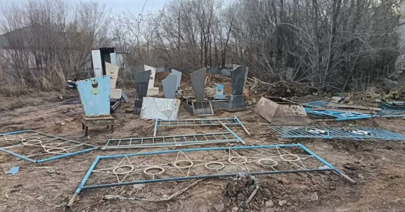 Воровали надгробия с кладбища и продавали в Астане: полиция возбудила уголовное дело