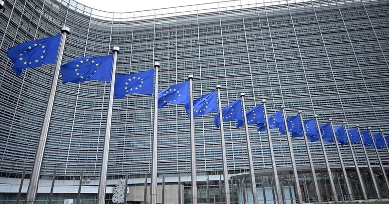 ЕО Украинаға 90 млрд еуро несие беріп, Ресейге қарсы жаңа санкциялар енгізді