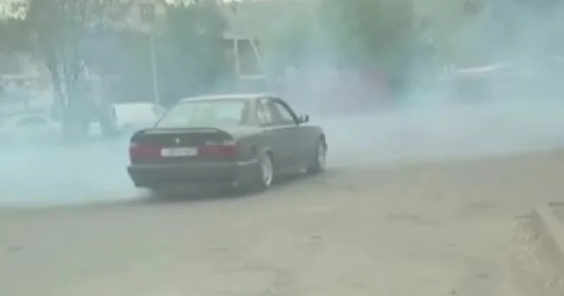 Алматыда BMW мінген дрифтшіні көлігінен айырды видео
