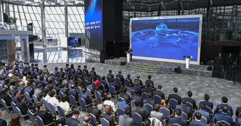 Токаев: Нужно улавливать все тенденции и умелым образом адаптироваться к ним