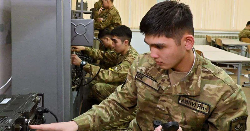 Здесь учатся Родину защищать