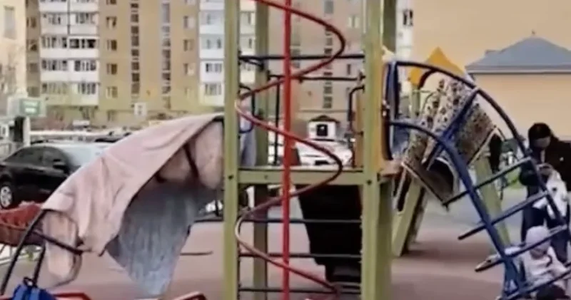 В Астане детскую площадку превратили в сушилку