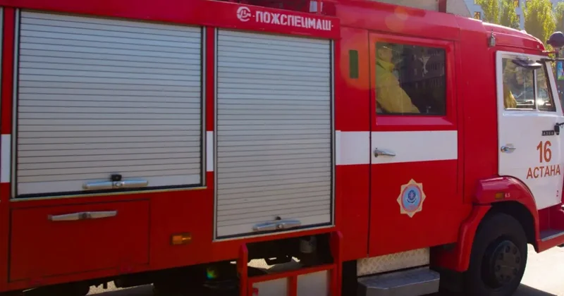 Сауна горела в Астане, в здании находились более 100 человек