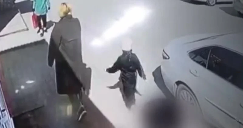 “Жүр, саған сақина беремін“ Ақтөбеде баланы ұрлау әрекеті видеоға түсіп қалды