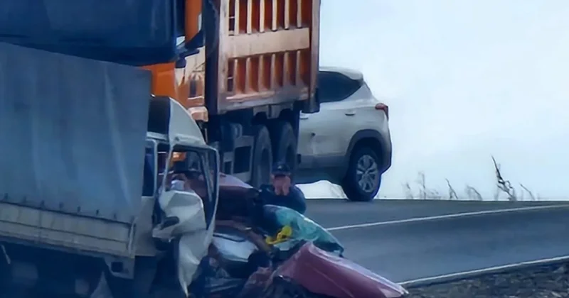 Шығыс Қазақстан облысындағы тасжолда жантүршігерлік жол апаты болды: Екі адам қаза тапты