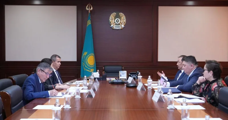 Қазақстан Республикасы Көлік министрі Air Astana басшысымен кездесті