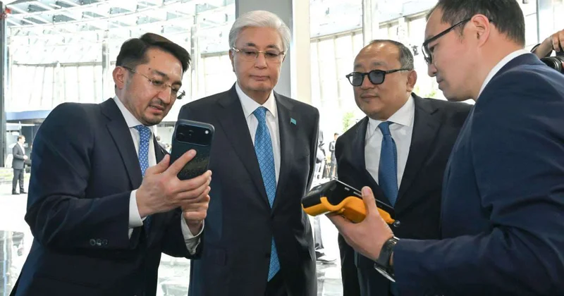 Президенту продемонстрировали первый в Казахстане платеж криптовалютой