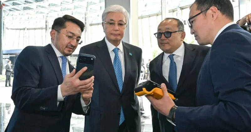 Тоқаевқа Қазақстандағы алғашқы криптовалюта төлемі көрсетілді