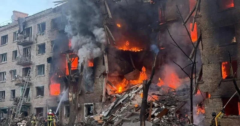 Россия ударила Орешником по Киеву после удара ВСУ по Старобельску: Зеленский говорит о неадекватах