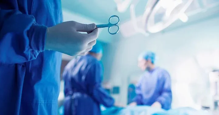 Денесінің жартысы ісік болған: Астанада нәрестеге күрделі ота жасалды