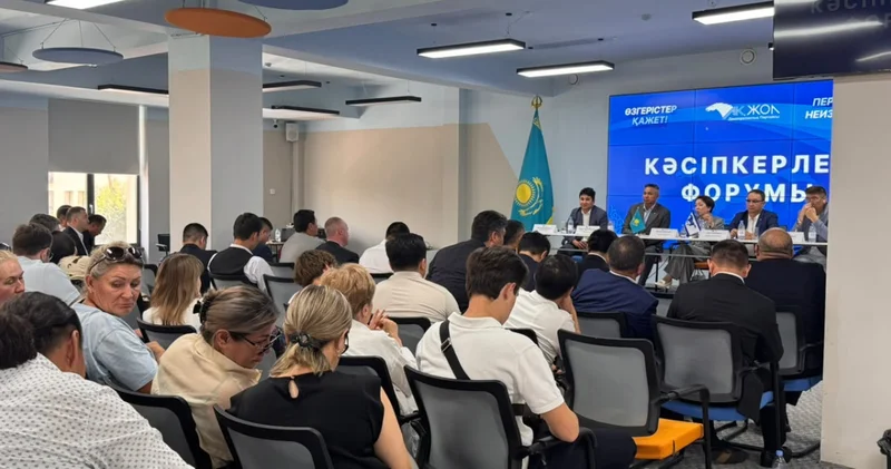Ақ жол партиясының мүшелері сайлаушылармен жүздесті