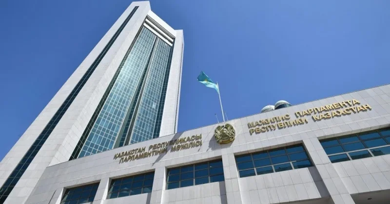 Қоғамның сенім орталығы болғаны жөн