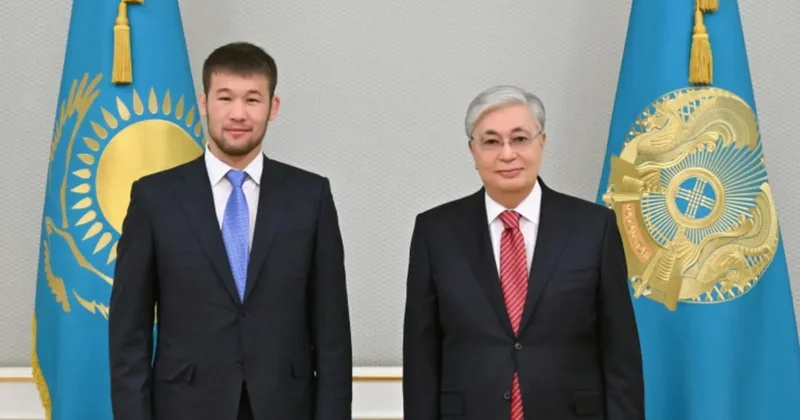 Президент Казахстана наградил орденом Шавката Рахмонова