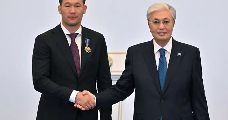 UFS жеңімпазы Шавкат Рахмонов президенттің қолынан орден алды