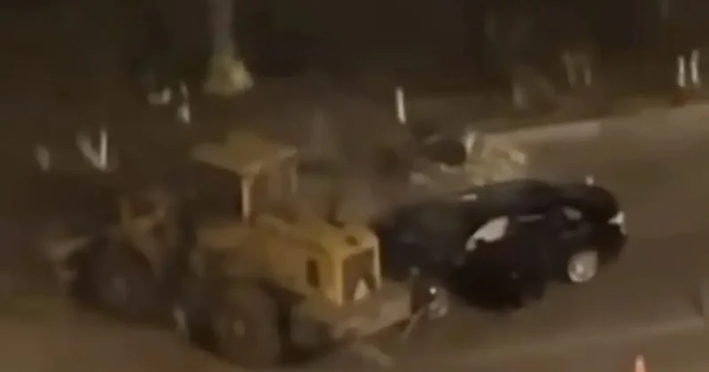 На скорости въехал в погрузчик: сотрудник полиции погиб в ДТП в Актау