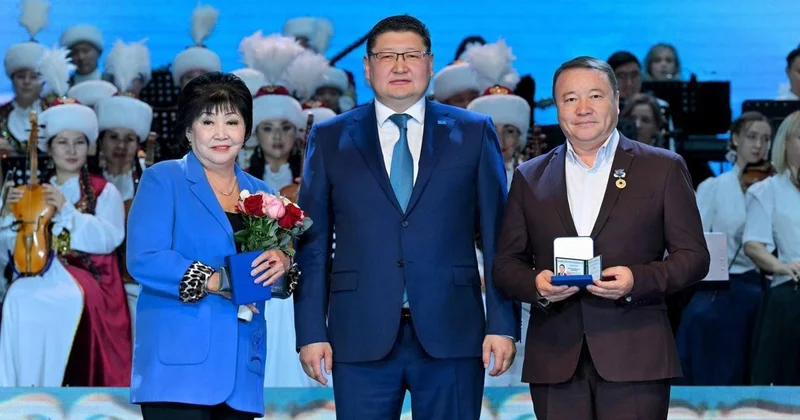 Абай облысында өңірдің өркендеуіне еңбек сіңірген азаматтарға құрмет көрсетілді
