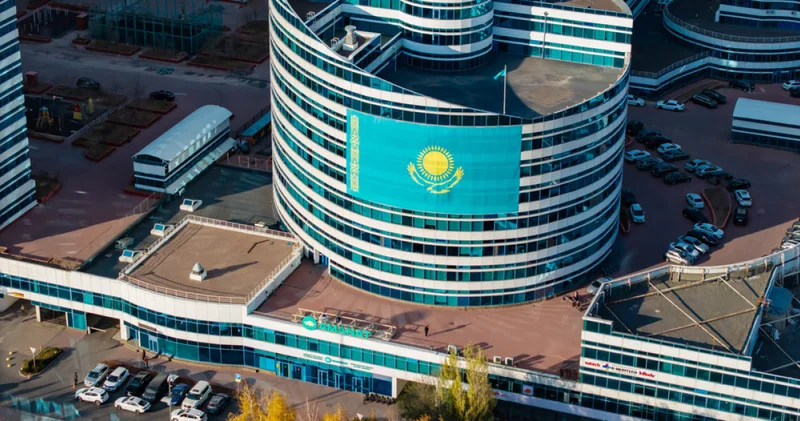 Республика күніне арналған AMANAT партиясының Менің елім менің Туым акциясы өтіп жатыр
