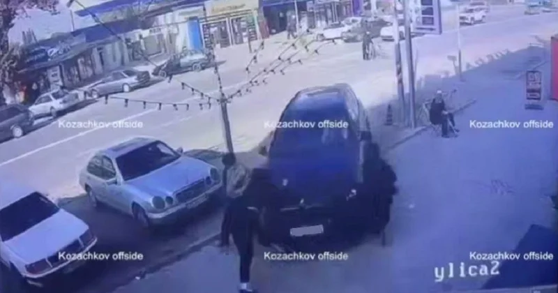 BMW въехал в женщин на тротуаре в Жамбылской области: момент попал на видео