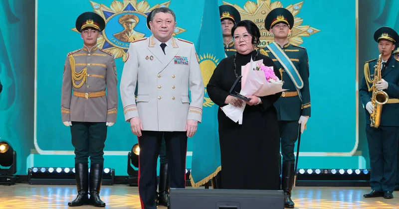 Ғазиз Байтасовтың жесіріне оның құрметіне аталған алғашқы медаль табыс етілді