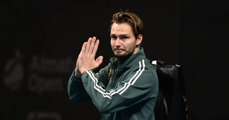 Бублик жарақатына байланысты Almaty Open турнирінің жартылай финалындағы кездесуін аяқтай алмады