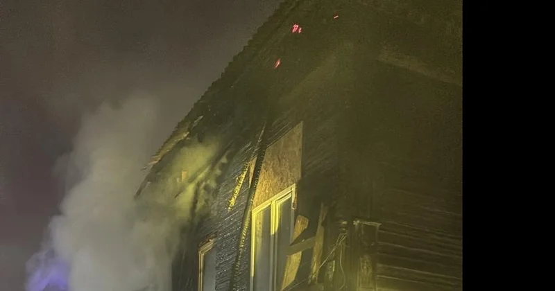 Орал қаласында қос қабатты тұрғын үй өртенді