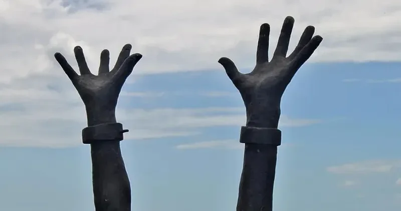 СІМ өкілі шетелге жұмыс іздеп барып, құлдыққа түскен қазақстандықтар туралы айтты