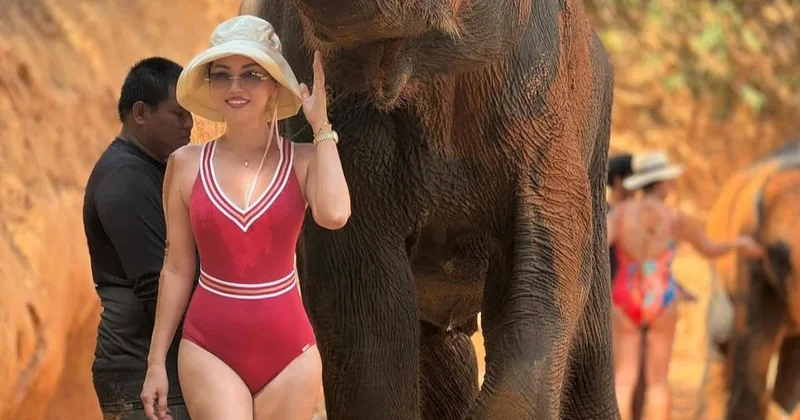 Баян Алагузова показала, как отдыхает с мужем и младшими дочерьми в экзотической стране