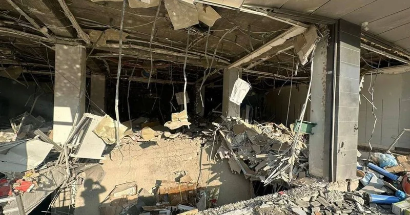 Мощный взрыв прогремел в бизнес центре в Баку: есть пострадавшие