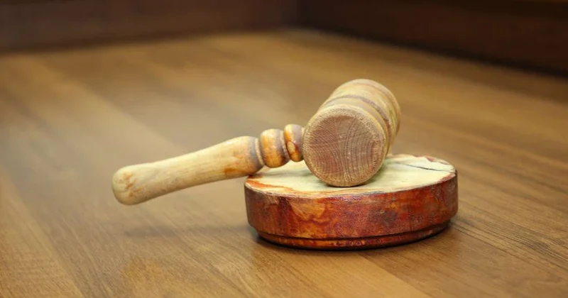 Выбросившей детей из окна жительнице Павлодара вынесли приговор